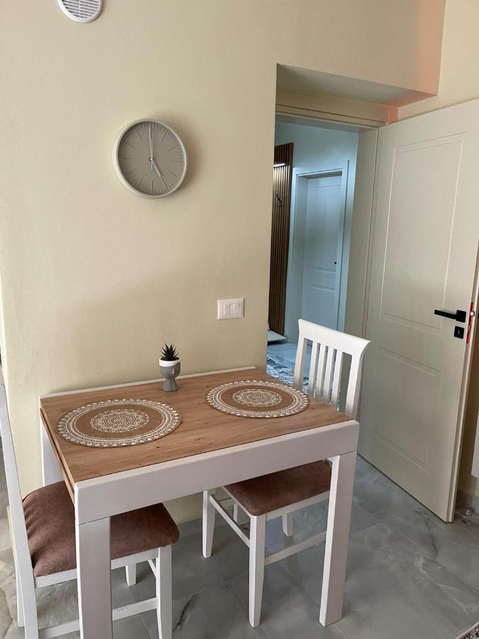Downtown Deluxe Apartment Shkodra Kültér fotó