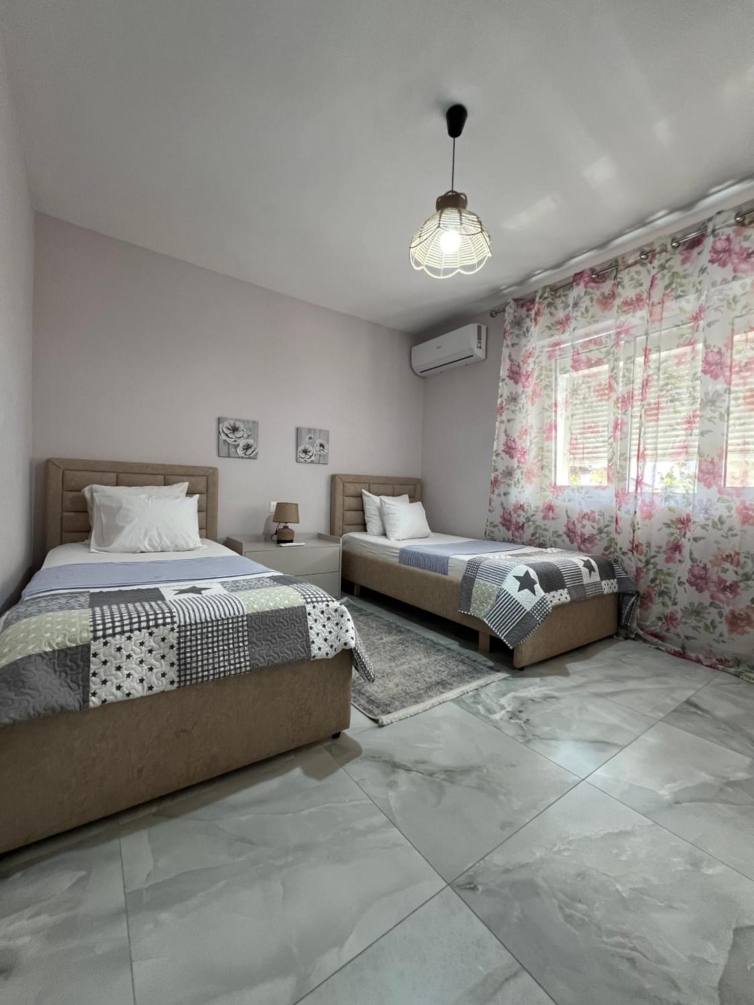 Downtown Deluxe Apartment Shkodra Kültér fotó