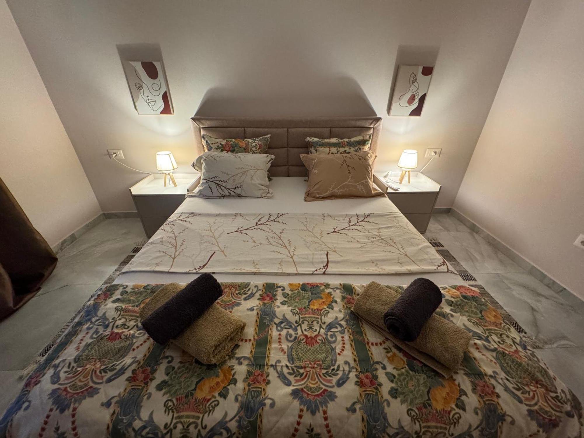 Downtown Deluxe Apartment Shkodra Kültér fotó